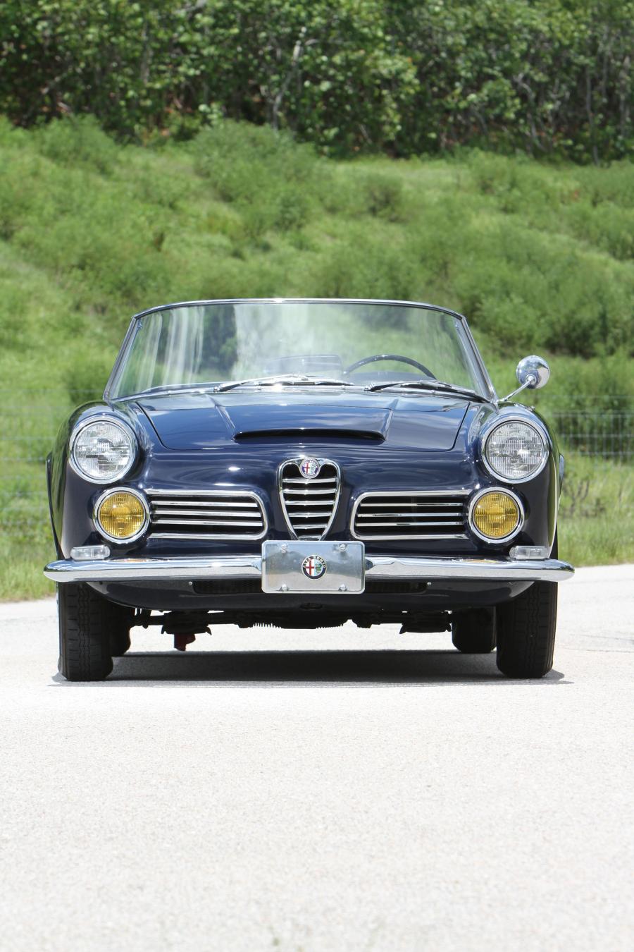  Alfa Romeo 2600 Spider (106) 1962 года  (фото 21 из 39)